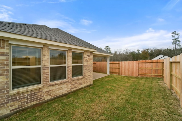 view of yard featuring a patio area