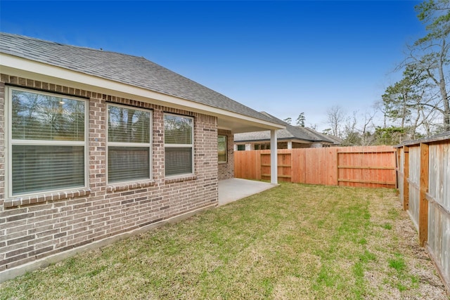 view of yard featuring a patio