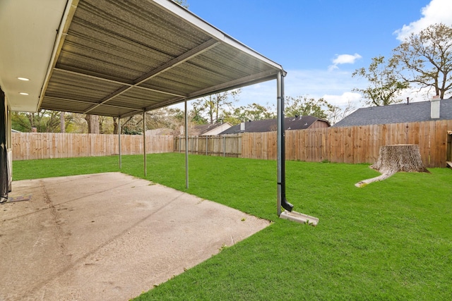 view of yard featuring a patio area