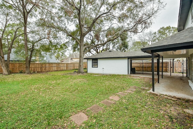 view of yard with a patio area