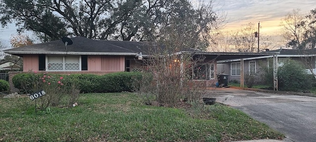 view of front of property