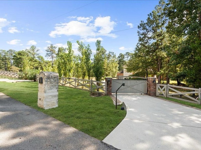 view of front of house with a front yard