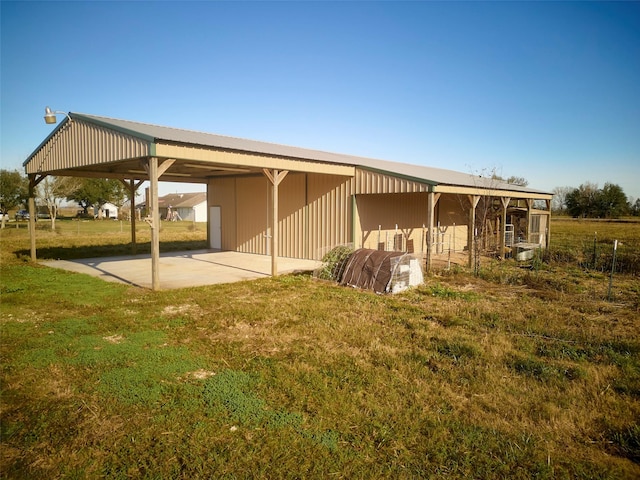 exterior space featuring a yard