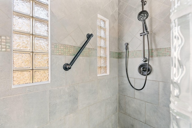 bathroom with curtained shower