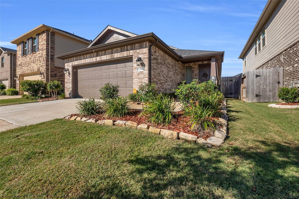 view of front of property with a front yard