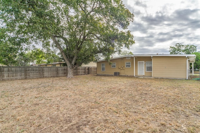 view of yard featuring central AC