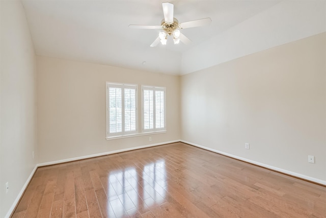 unfurnished room featuring light wood-type flooring and ceiling fan