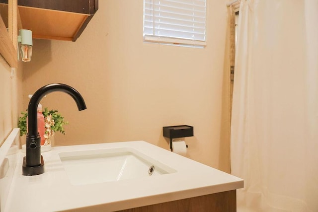 bathroom featuring sink