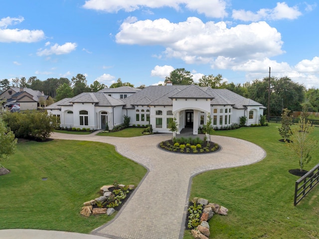 view of front of house featuring a front yard