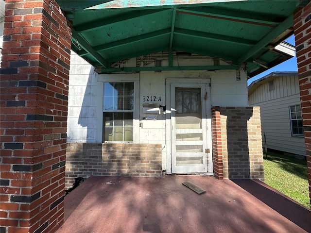 view of entrance to property