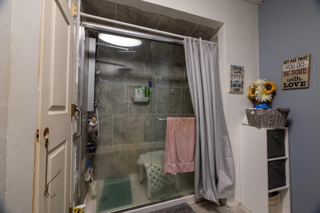 bathroom featuring curtained shower