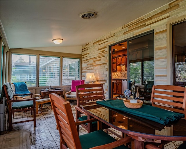 view of sunroom / solarium