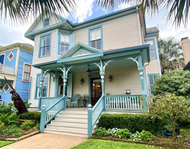 view of front of property featuring a porch