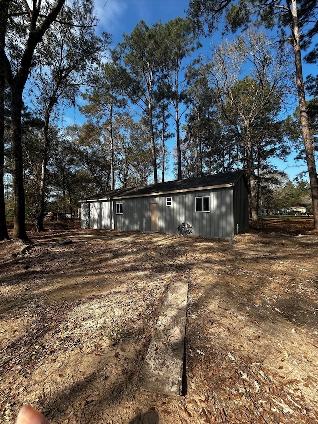 view of outbuilding