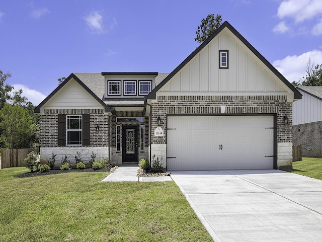 view of front facade featuring a front lawn and a garage