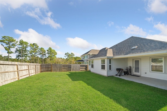 view of yard featuring a patio