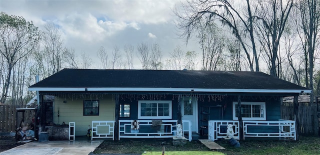 view of front of home with covered porch