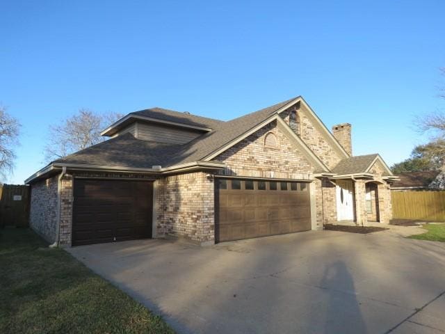 view of front facade with a garage