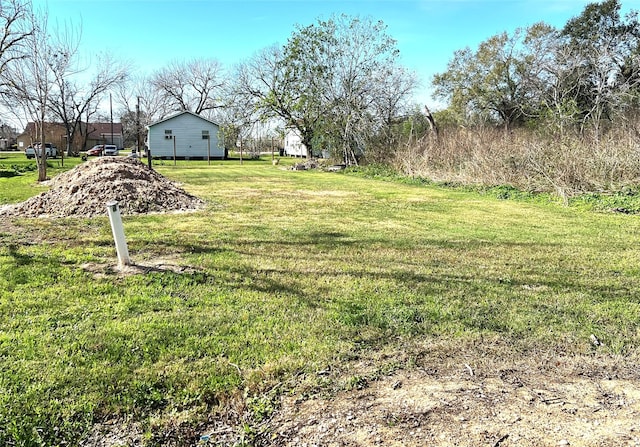 Listing photo 3 for 808 Dunlap St, El Campo TX 77437