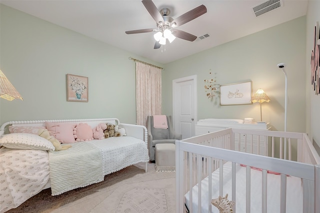 bedroom with ceiling fan