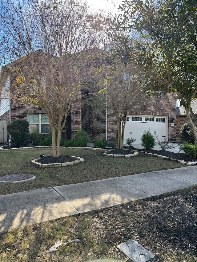 view of front facade with a front lawn