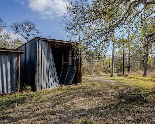 view of outbuilding