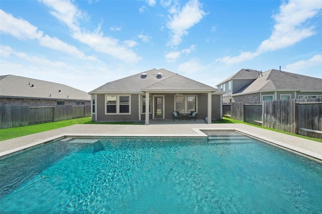 view of swimming pool featuring a patio