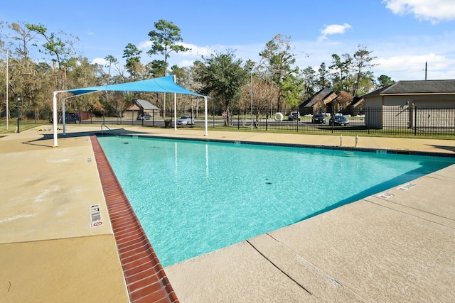 view of swimming pool