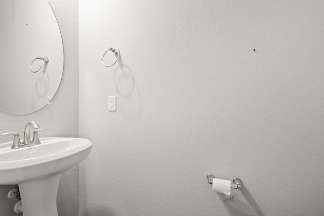 bathroom with sink