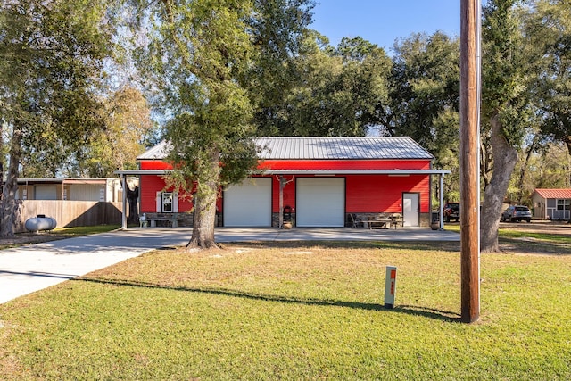 view of front of house with a front yard