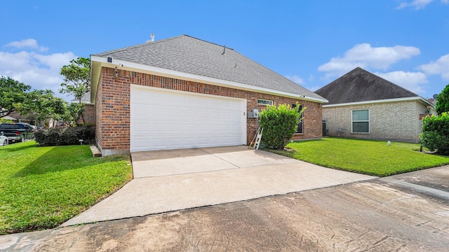 view of front of house featuring a front yard