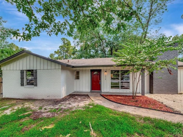 view of single story home