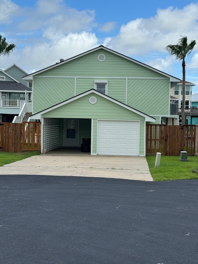 view of front of property