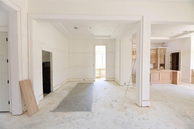 1439 Martin St, Houston, TX 77018 - hall featuring concrete floors