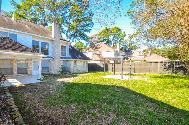 view of yard featuring a patio area