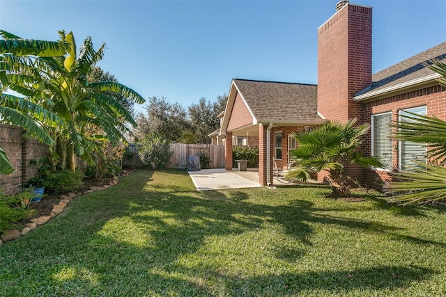 view of yard featuring a patio