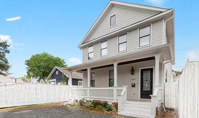 view of front of property featuring a porch