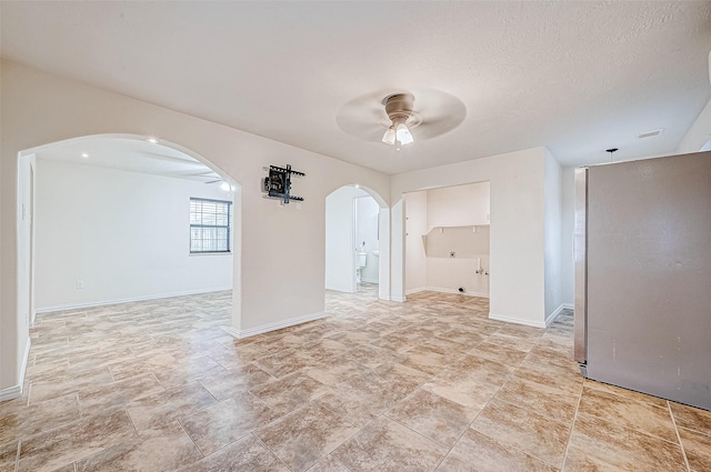 empty room with ceiling fan