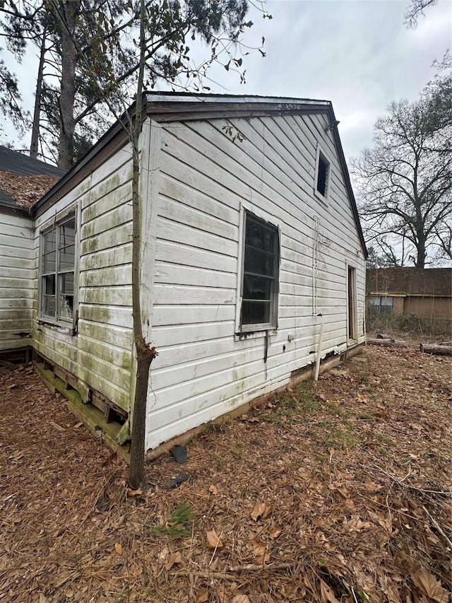 view of side of property