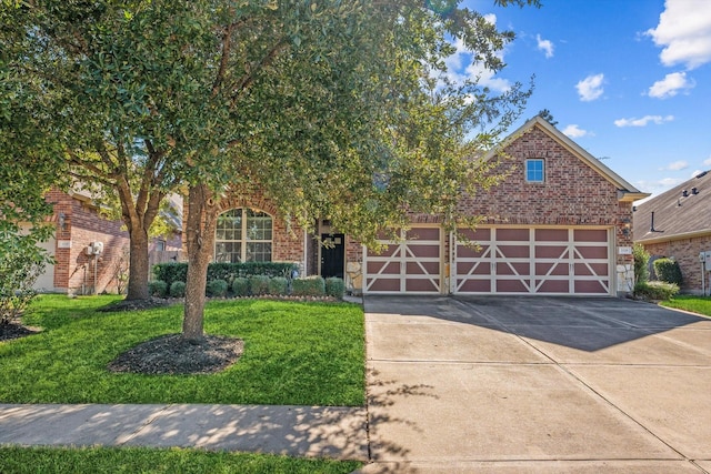 view of front of property featuring a front yard