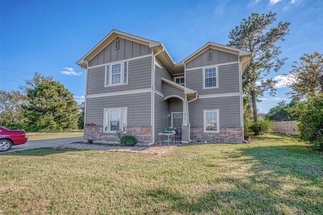 view of front of house with a front lawn