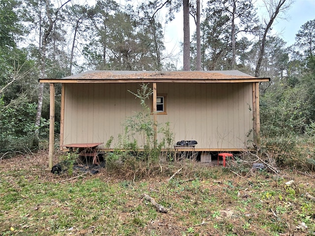 view of side of property