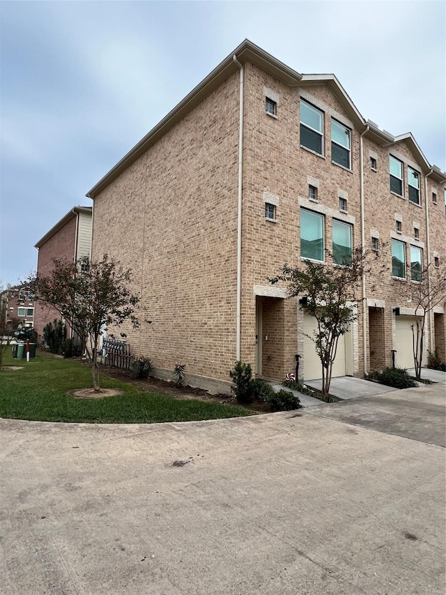 8705 Bryam St Unit 1402, Houston, TX 77061 - photo 2