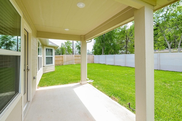 view of yard featuring a patio