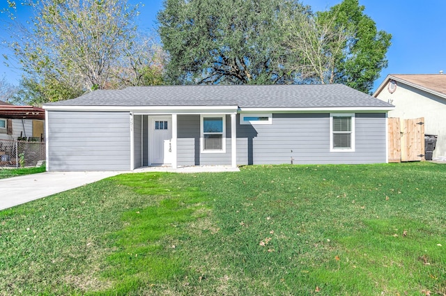 single story home with a front yard