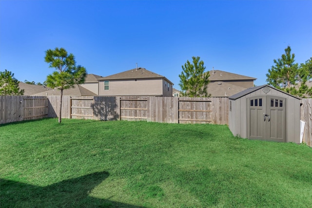 view of yard featuring a storage unit