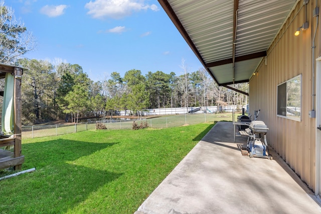 view of yard with a patio