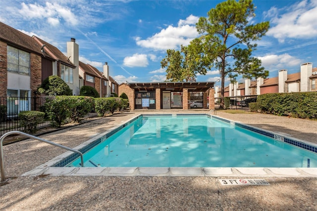 view of swimming pool