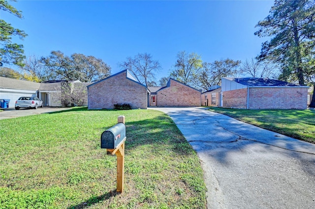 view of front of property with a front lawn