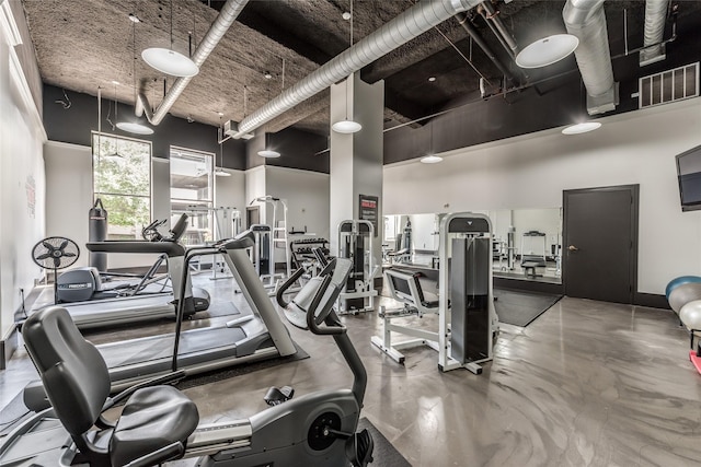 915 Franklin St Unit 3G, Houston, TX 77002 - workout area featuring a high ceiling